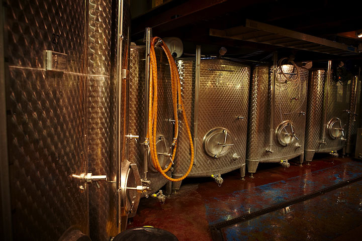 vineyard & distillery tours & tastings