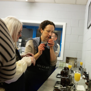 soy candle making workshop voucher for one in manchester