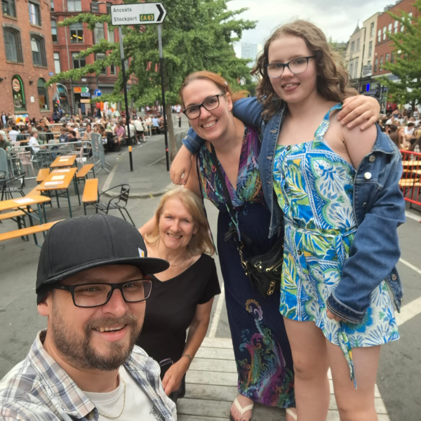 manchester comfort cravings tour & puzzle game experience for one or two people