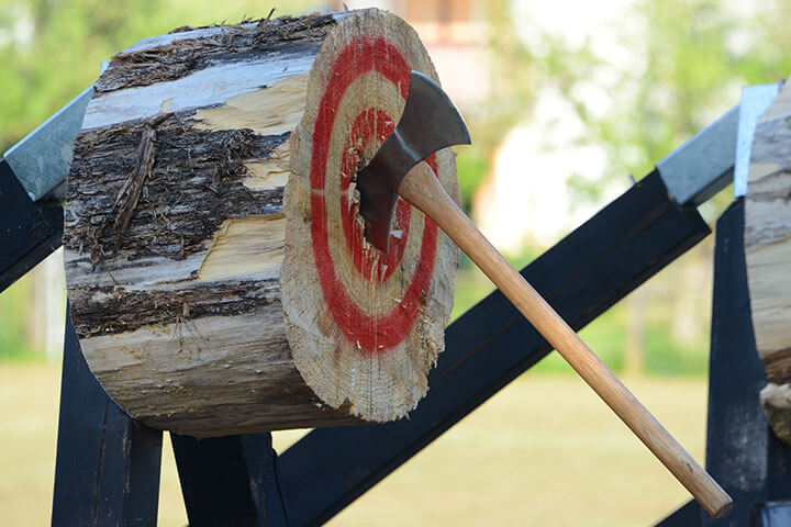 axe throwing for two in macclesfield