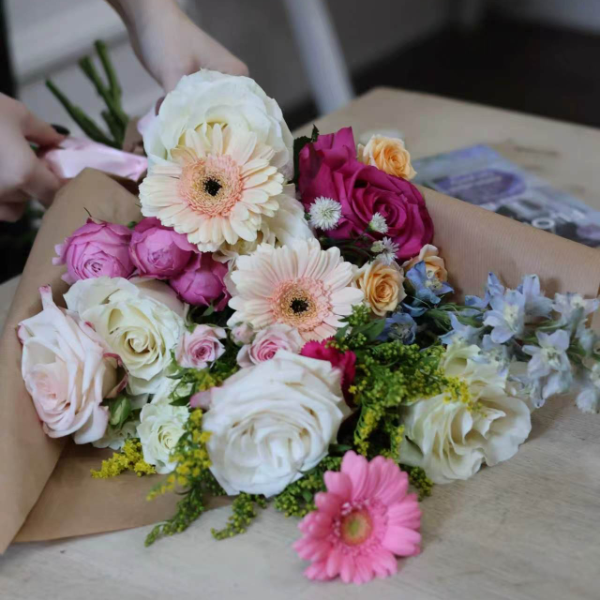 private seasonal bouquet arranging for two people in manchester