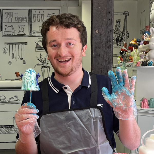 fluid art figure painting experience in york with meowcraft